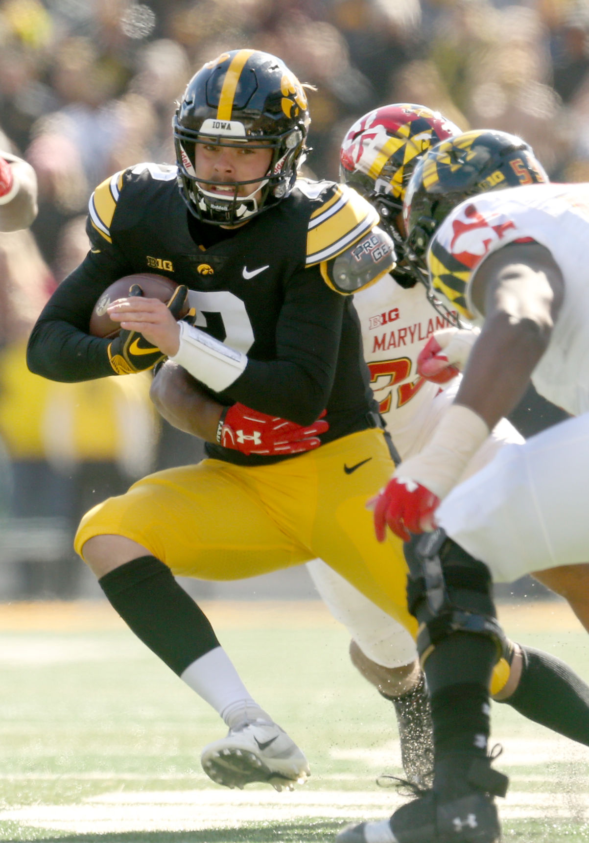 102018-Iowa-Maryland FB-018